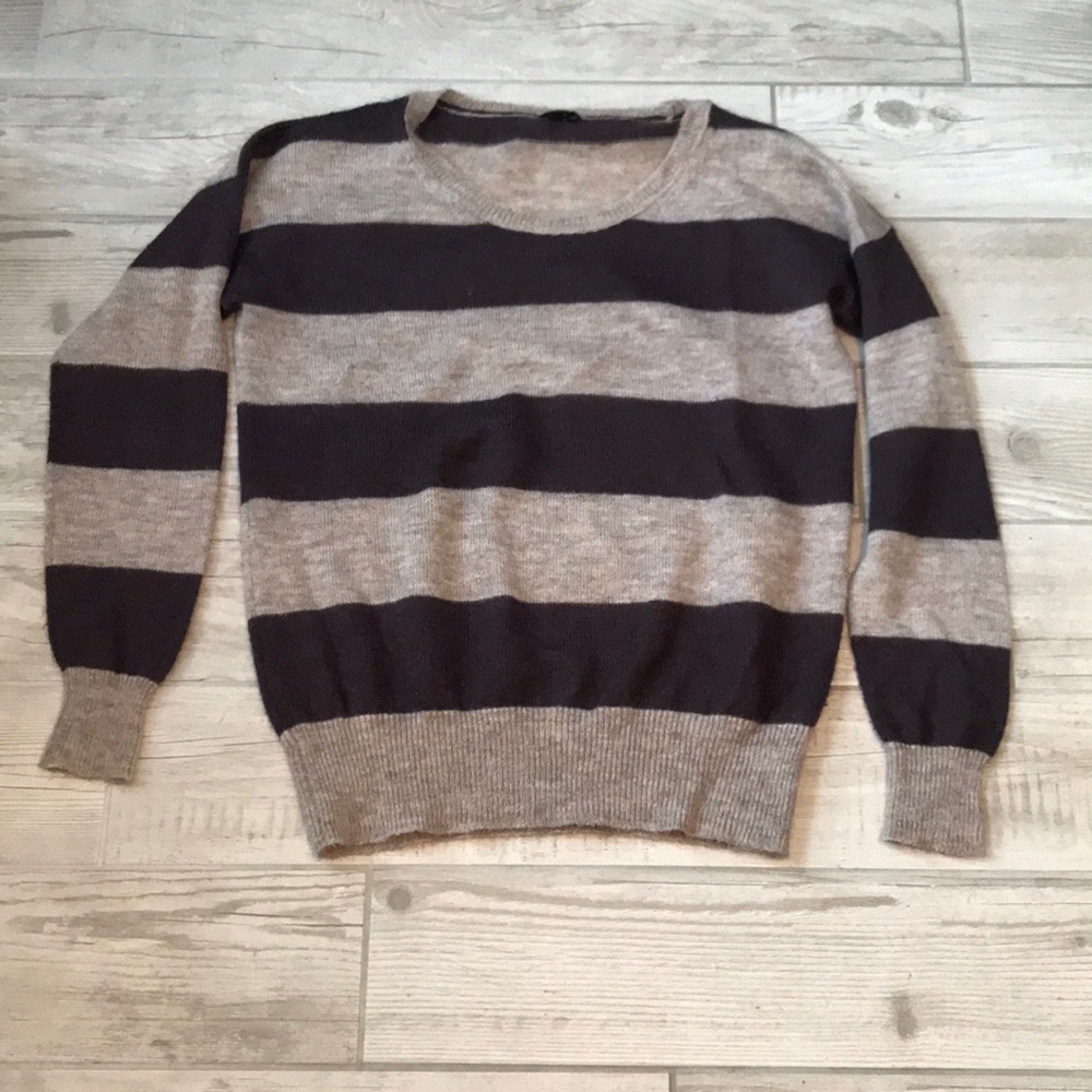 ⬇️CLUB MONACO SOFT SWEATER - Picture 1 of 5